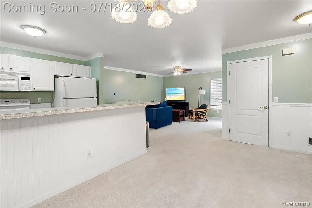 861 Saybrook Drive Waterford Charter Township MI 48327