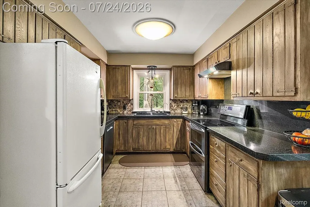4170 Sandy Lane Bloomfield Hills City MI 48301