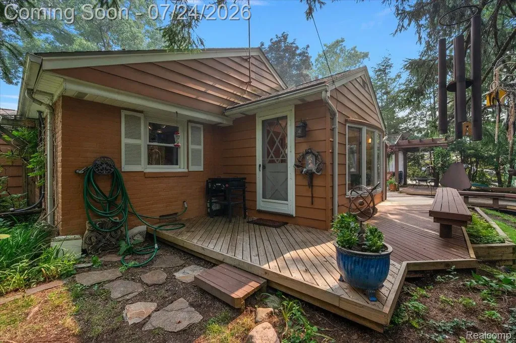 4170 Sandy Lane Bloomfield Hills City MI 48301