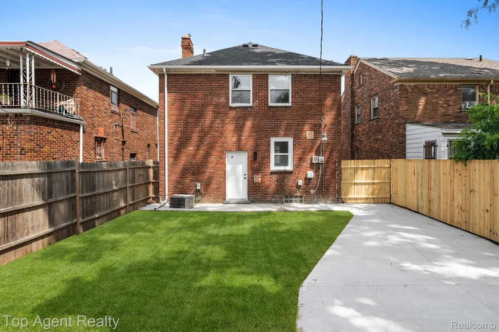 18947 Cherrylawn Street Detroit City MI 48221