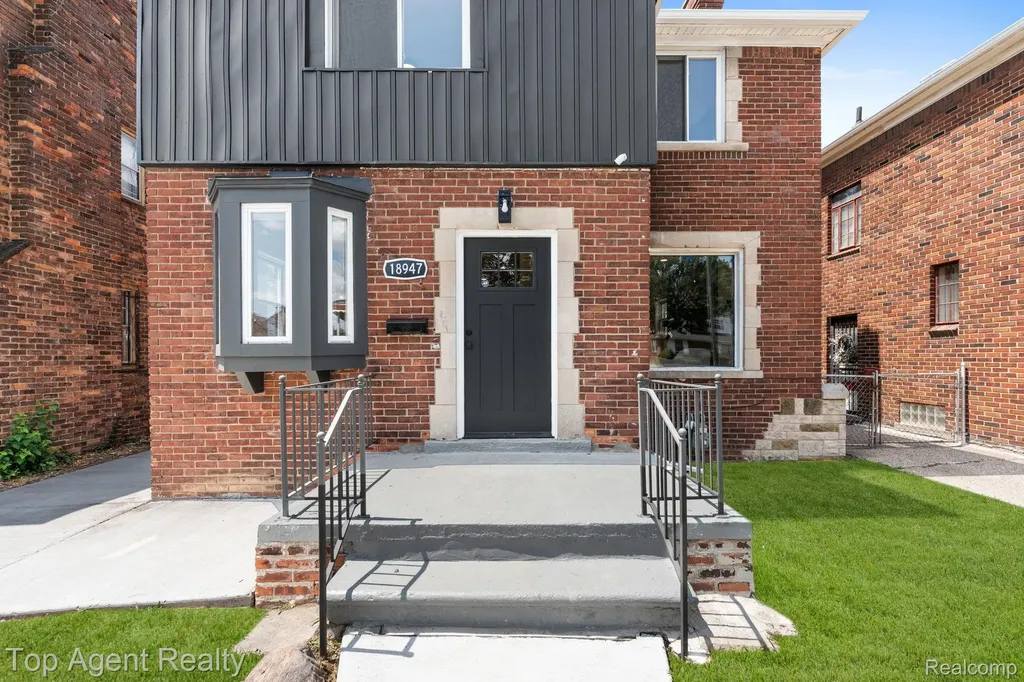 18947 Cherrylawn Street Detroit City MI 48221