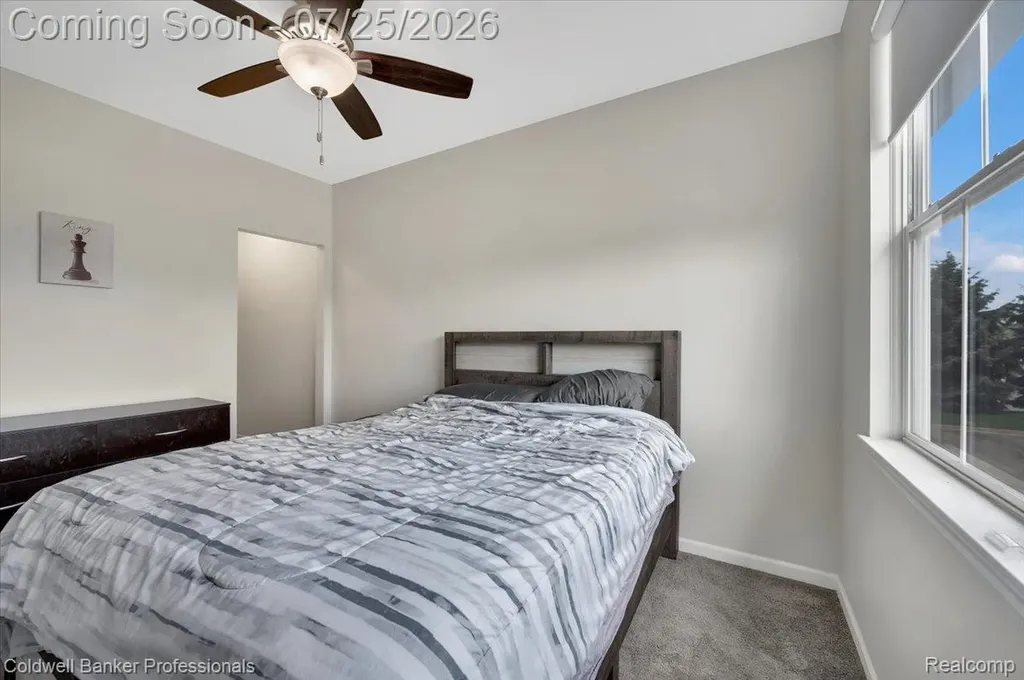 1385 Parkcrest Drive Waterford Charter Township MI 48327
