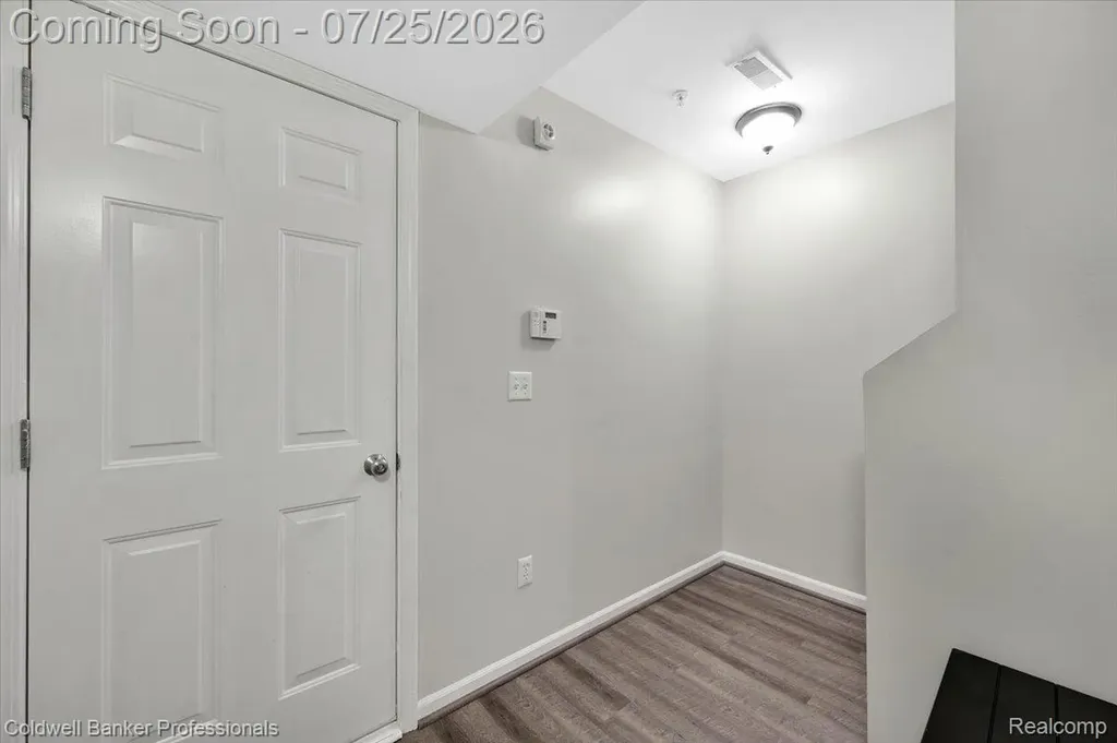 1385 Parkcrest Drive Waterford Charter Township MI 48327