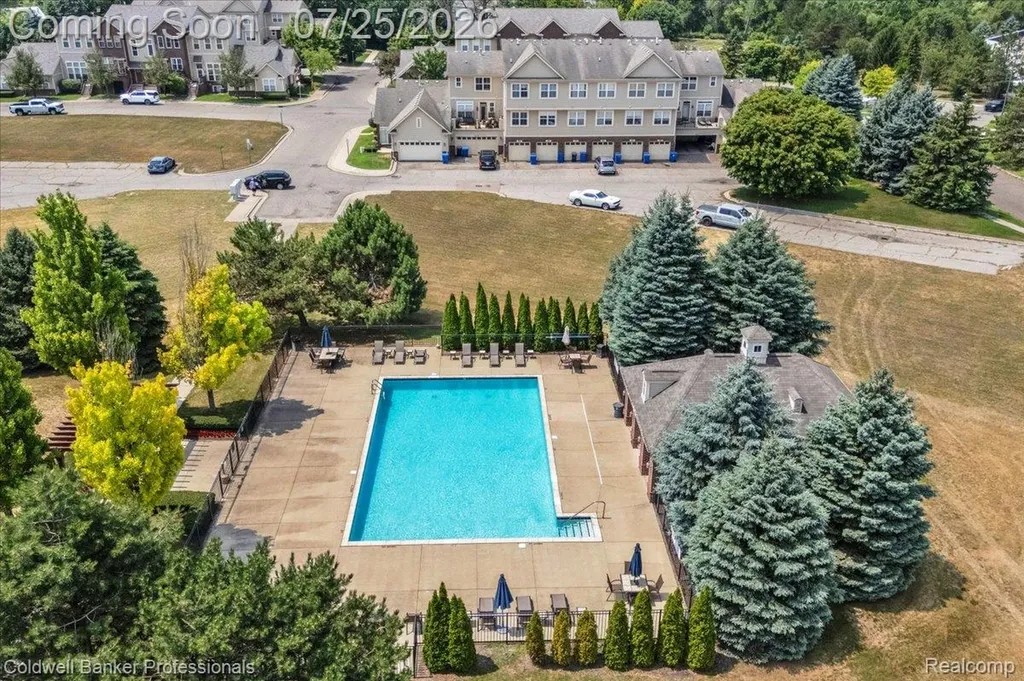1385 Parkcrest Drive Waterford Charter Township MI 48327