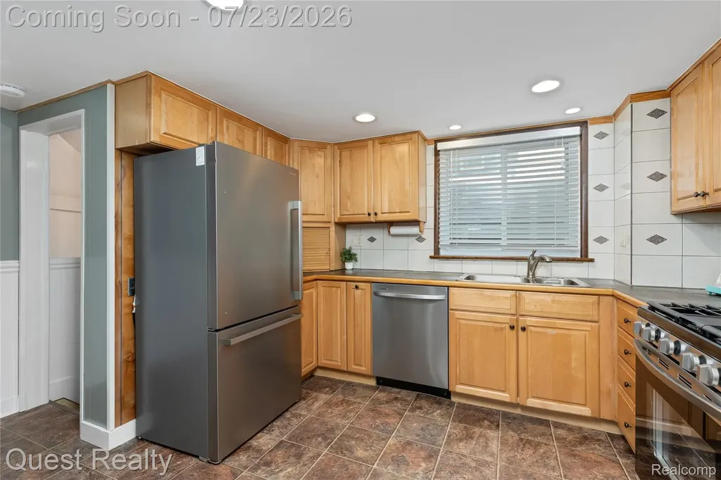 703 Florence Avenue Royal Oak City MI 48067