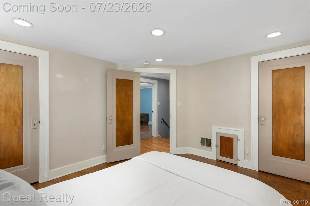 703 Florence Avenue Royal Oak City MI 48067