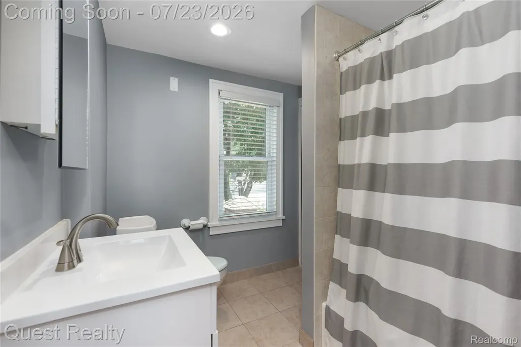 703 Florence Avenue Royal Oak City MI 48067