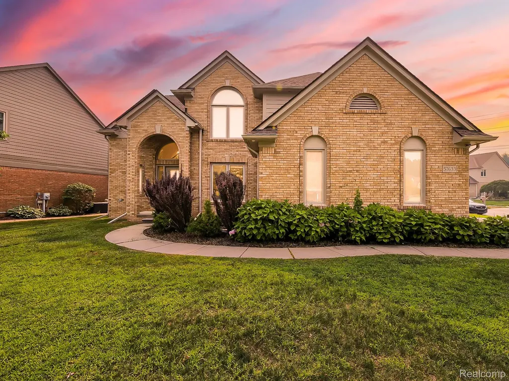 57633 Yorkshire Drive Washington Township MI 48094