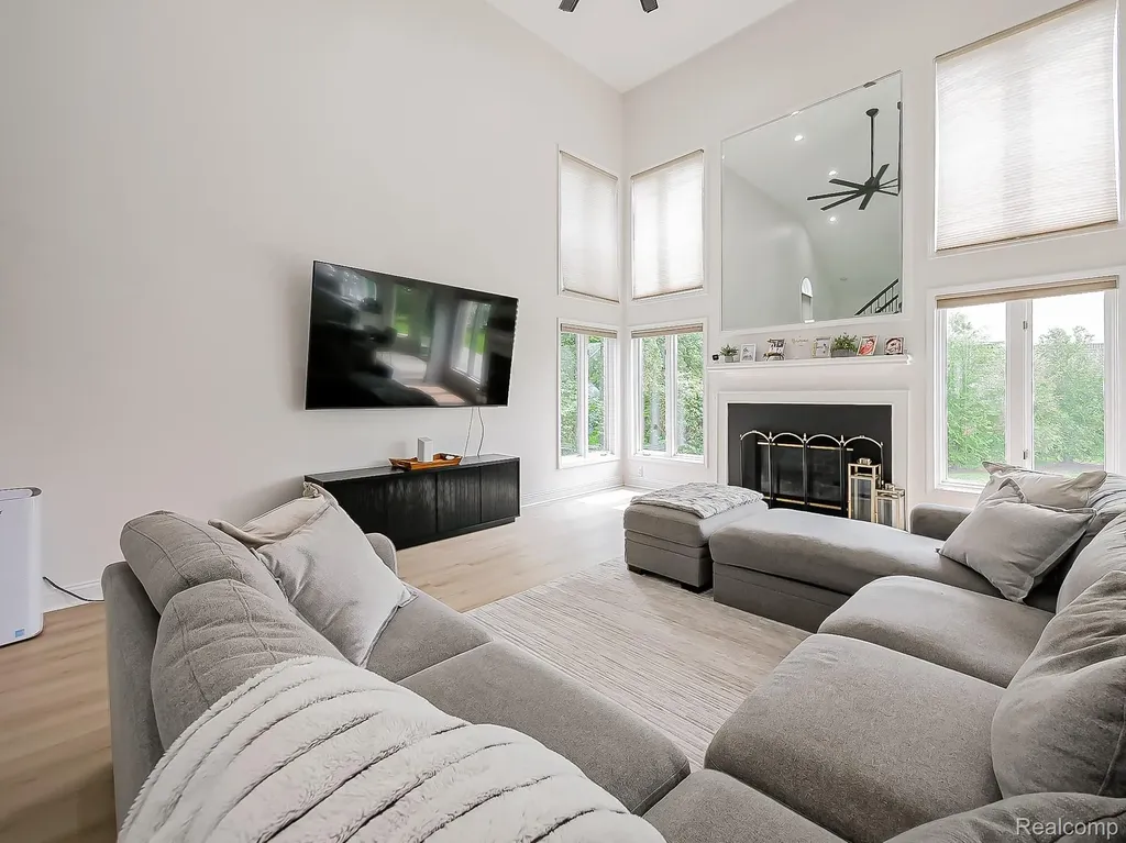57633 Yorkshire Drive Washington Township MI 48094