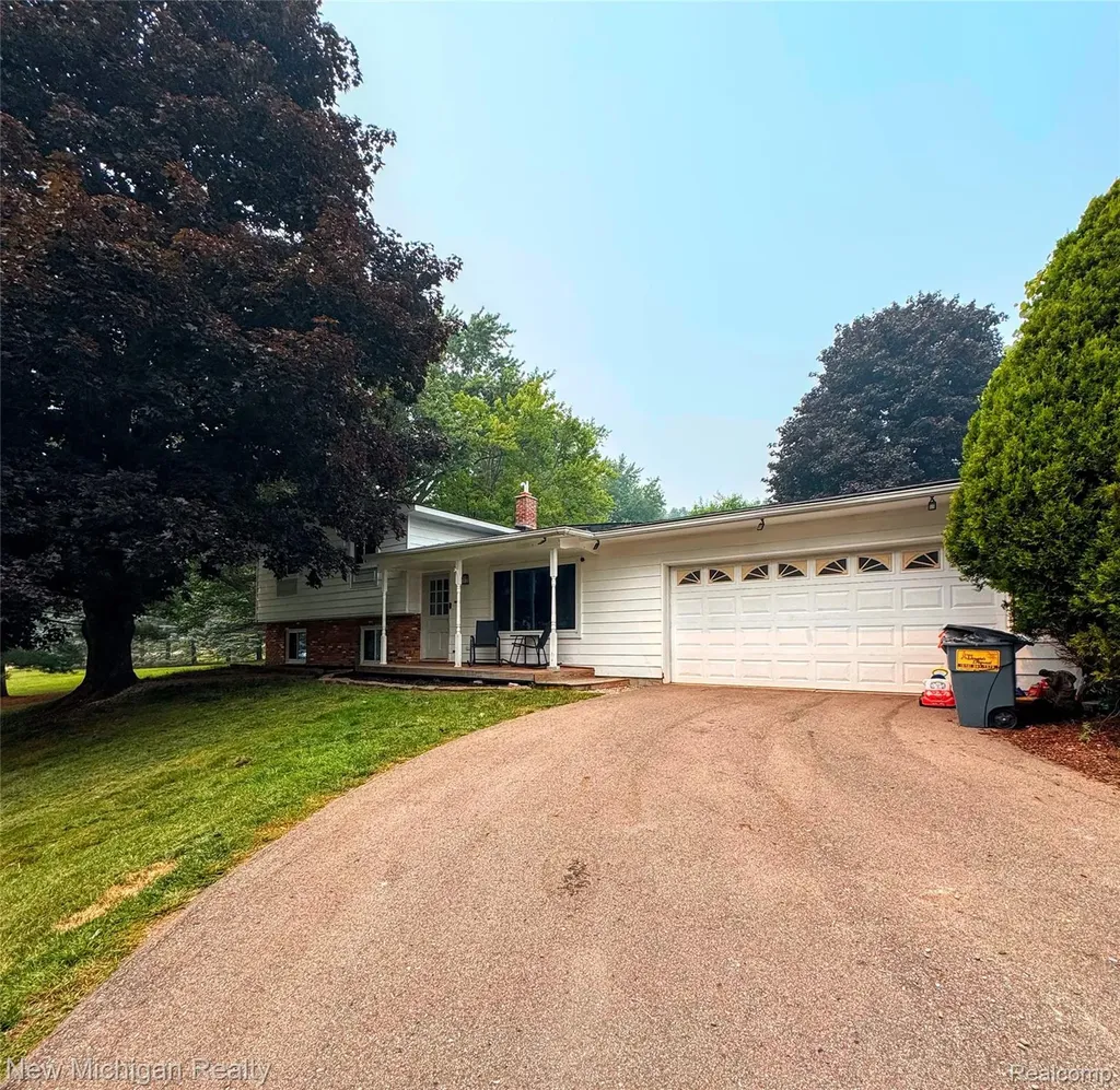 12335 Erika Street Hartland Township MI 48353