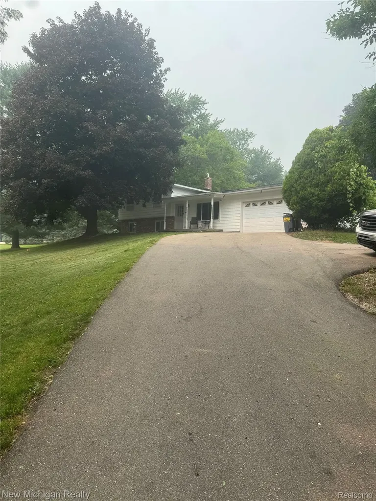 12335 Erika Street Hartland Township MI 48353