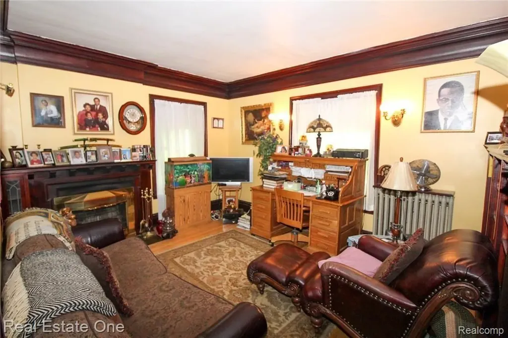 90 Edison Street Detroit City MI 48202