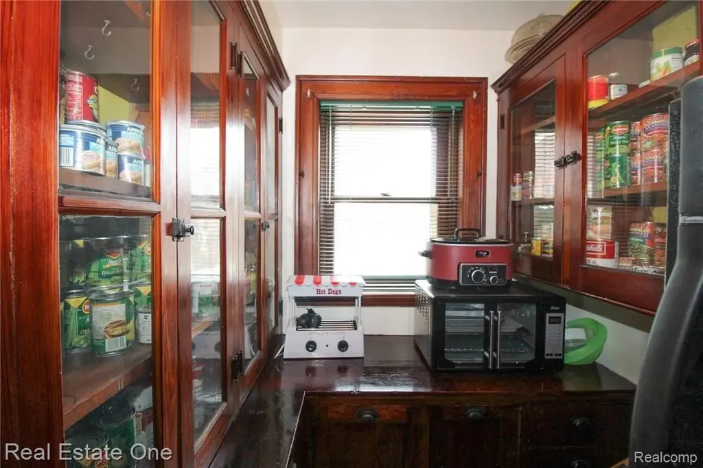 90 Edison Street Detroit City MI 48202