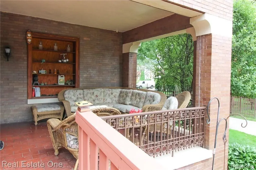 90 Edison Street Detroit City MI 48202