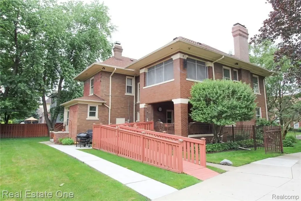 90 Edison Street Detroit City MI 48202
