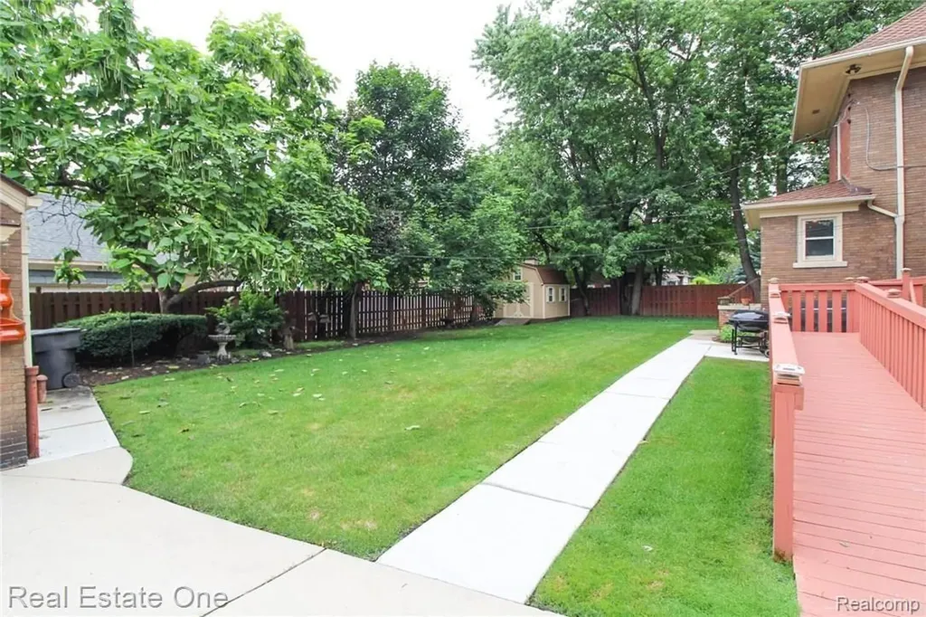 90 Edison Street Detroit City MI 48202