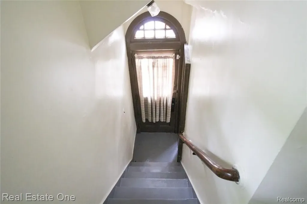 90 Edison Street Detroit City MI 48202