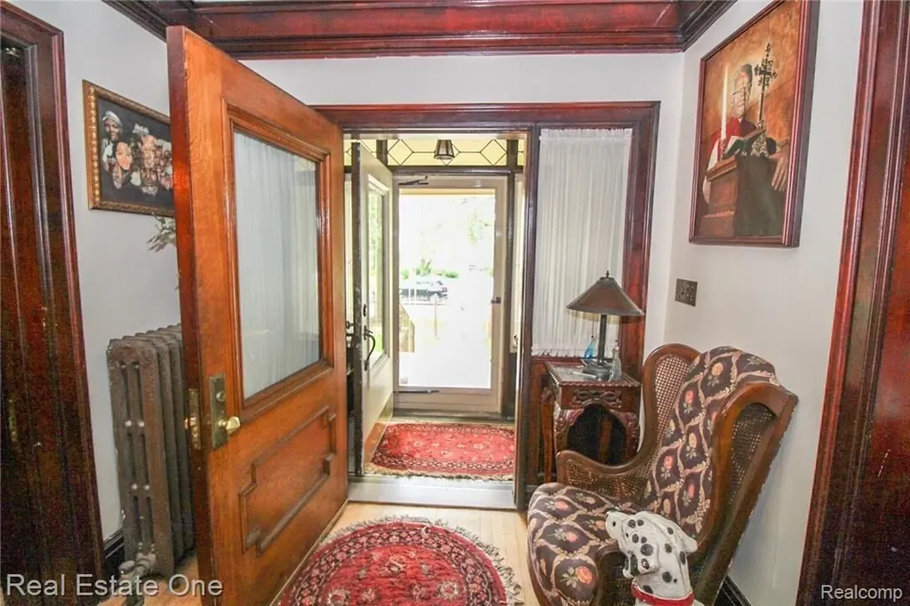 90 Edison Street Detroit City MI 48202
