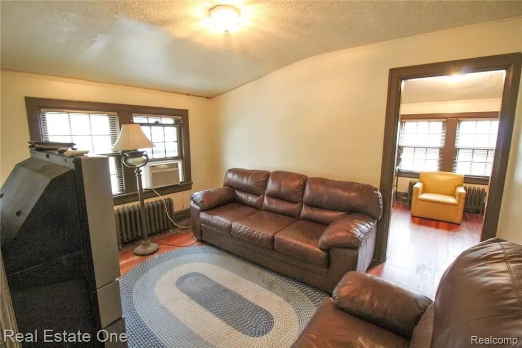90 Edison Street Detroit City MI 48202