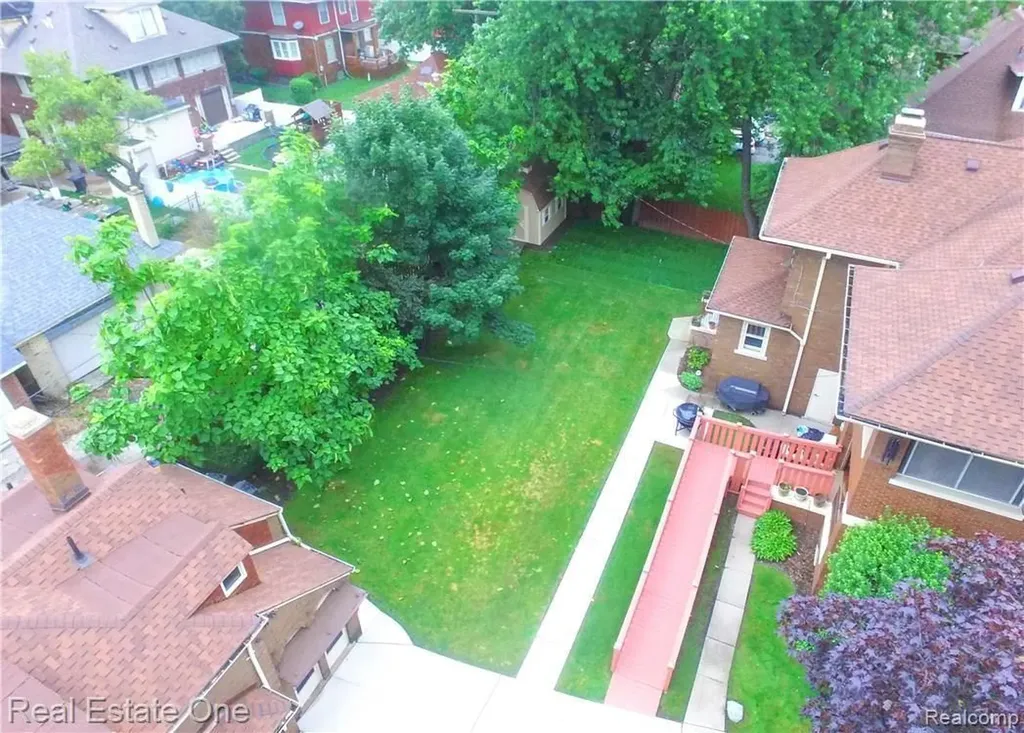 90 Edison Street Detroit City MI 48202
