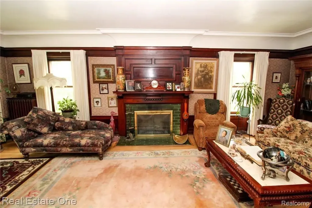 90 Edison Street Detroit City MI 48202