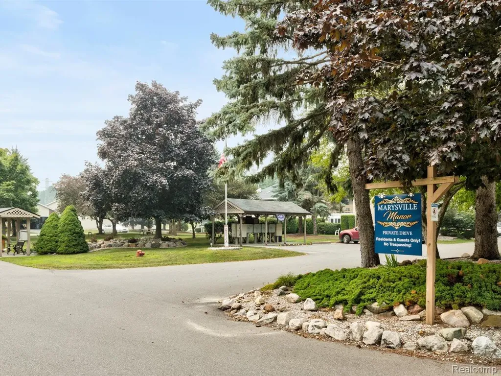 950 Bunce Avenue Marysville City MI 48040