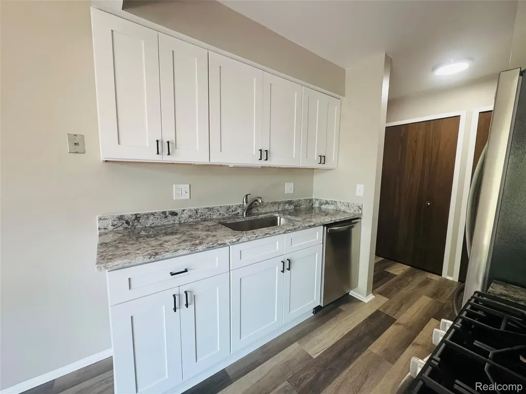 12050 15 Mile Road Sterling Heights City MI 48312