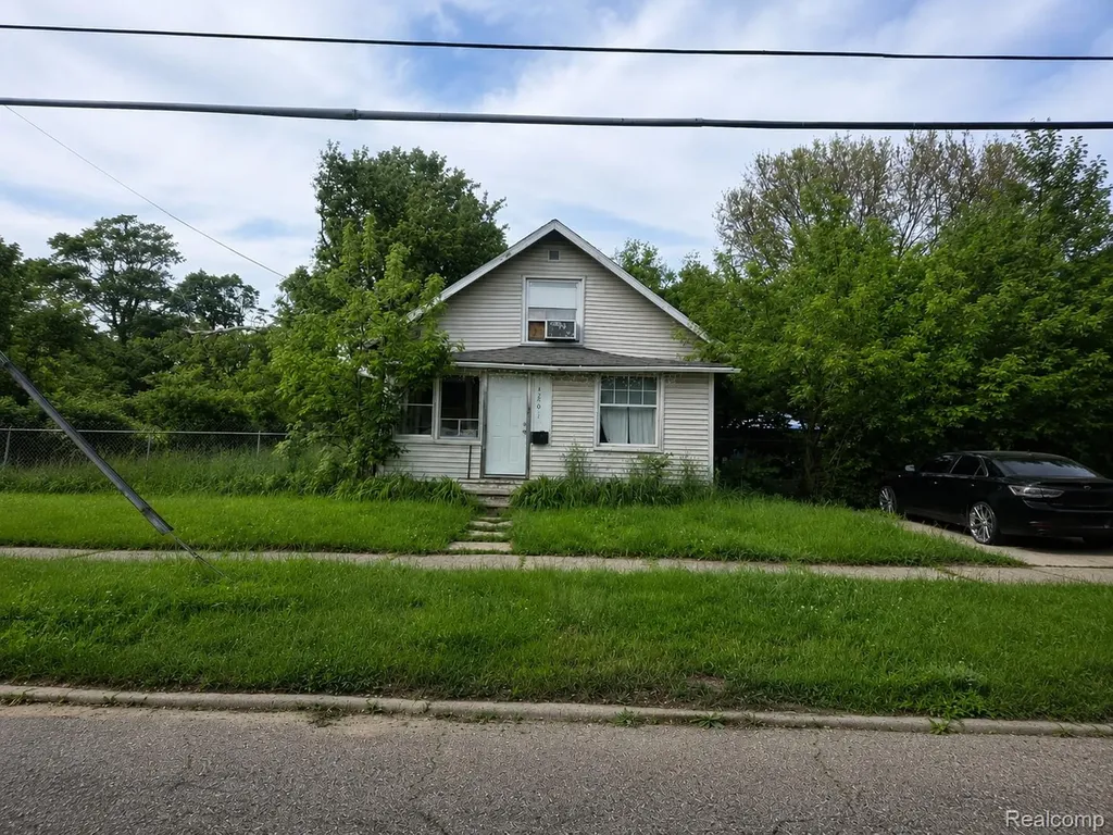 2201 Oklahoma Avenue Flint City MI 48506