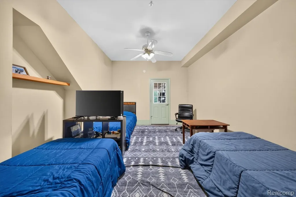 12106 Addington Drive Commerce Charter Township MI 48390