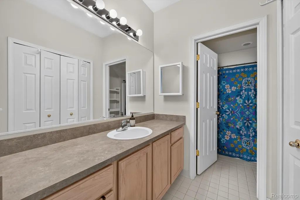 12106 Addington Drive Commerce Charter Township MI 48390