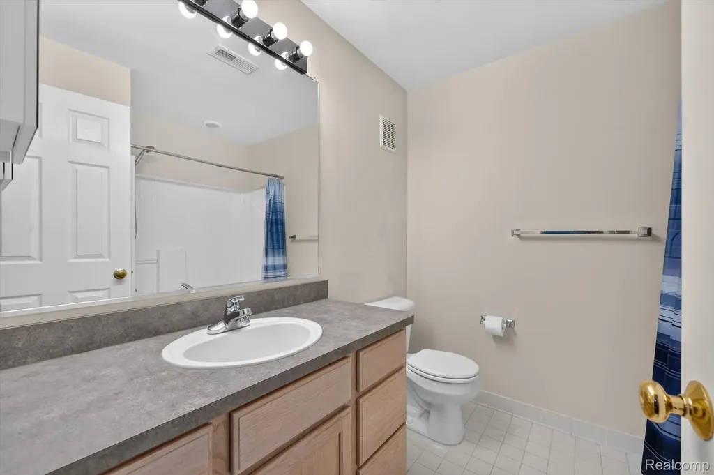 12106 Addington Drive Commerce Charter Township MI 48390