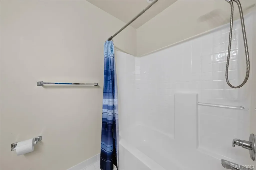 12106 Addington Drive Commerce Charter Township MI 48390