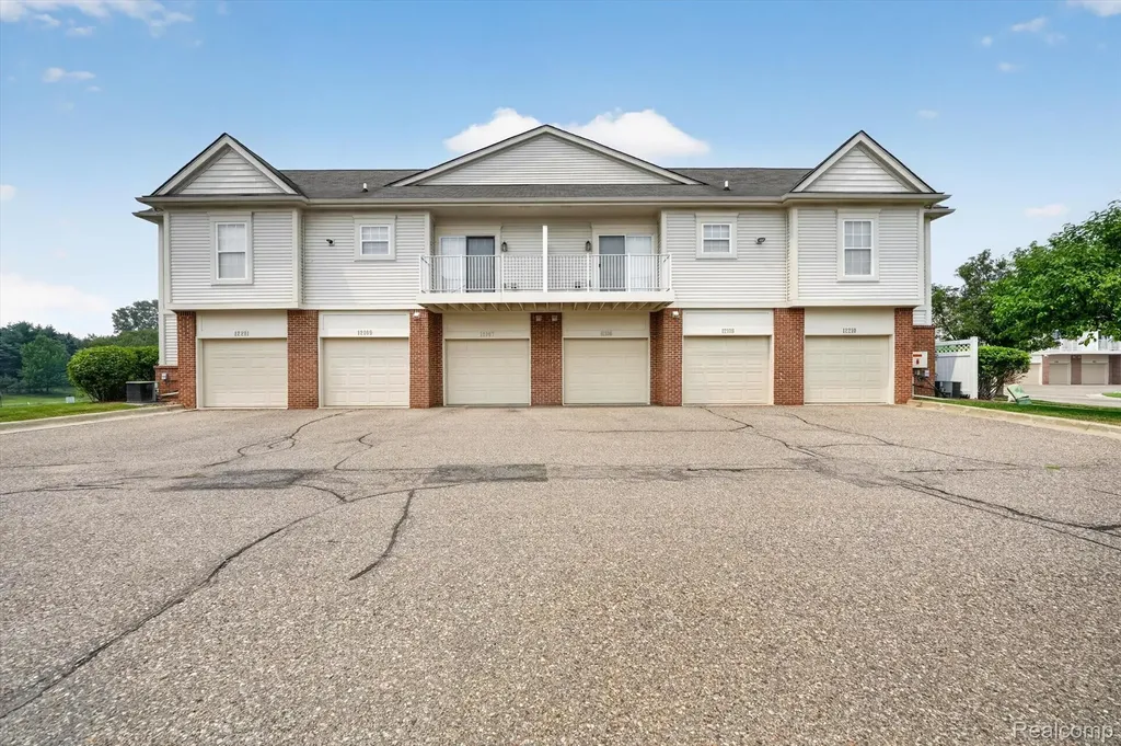 12106 Addington Drive Commerce Charter Township MI 48390