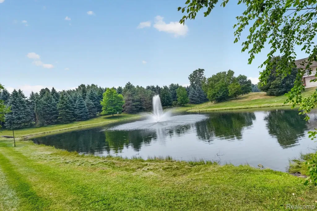 12106 Addington Drive Commerce Charter Township MI 48390