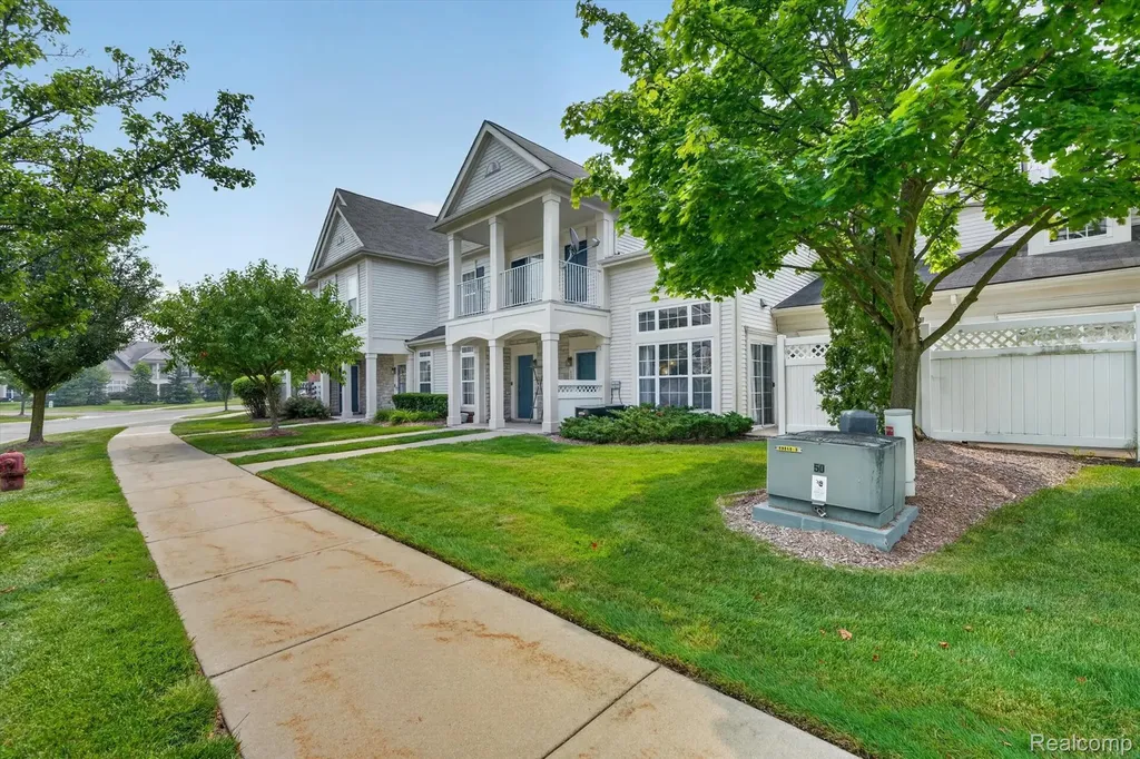 12106 Addington Drive Commerce Charter Township MI 48390