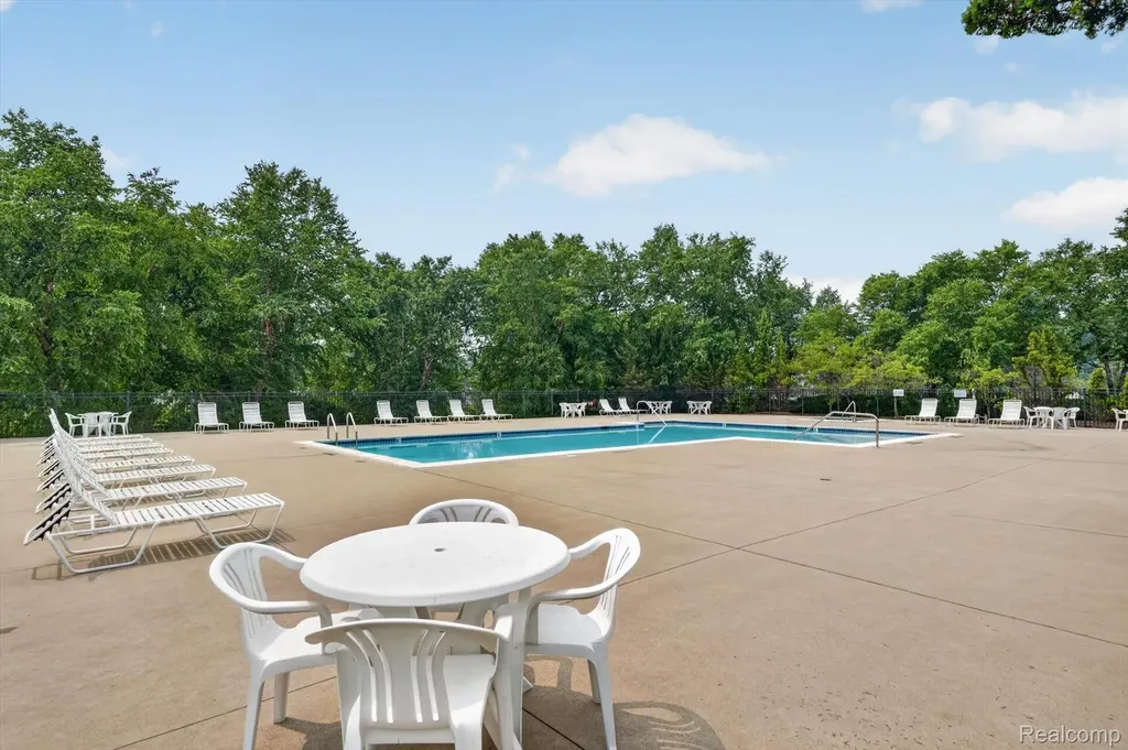 12106 Addington Drive Commerce Charter Township MI 48390