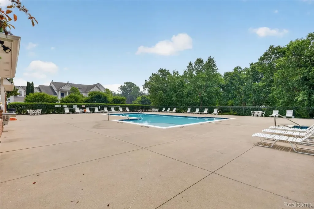 12106 Addington Drive Commerce Charter Township MI 48390