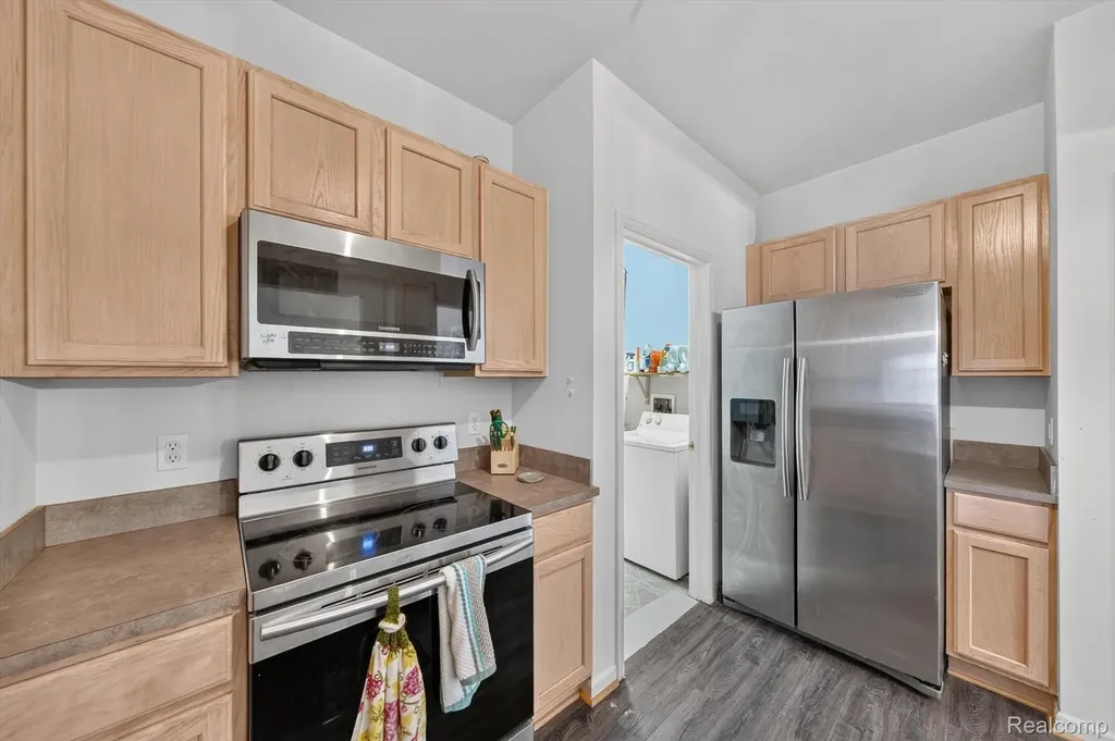 12106 Addington Drive Commerce Charter Township MI 48390