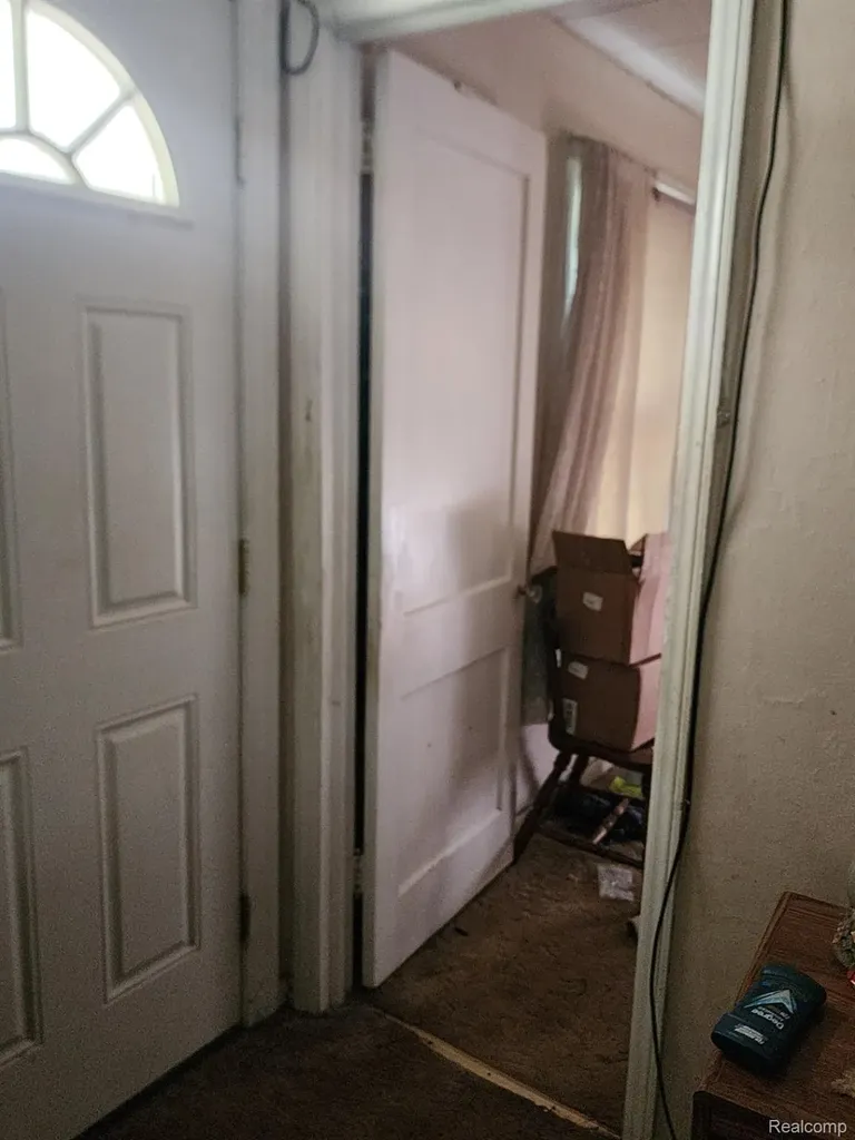 5736 Graves Street Waterford Charter Township MI 48327