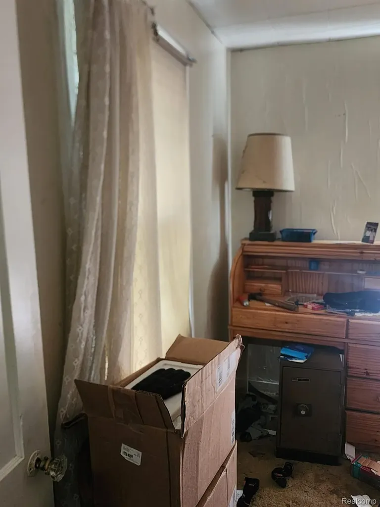 5736 Graves Street Waterford Charter Township MI 48327