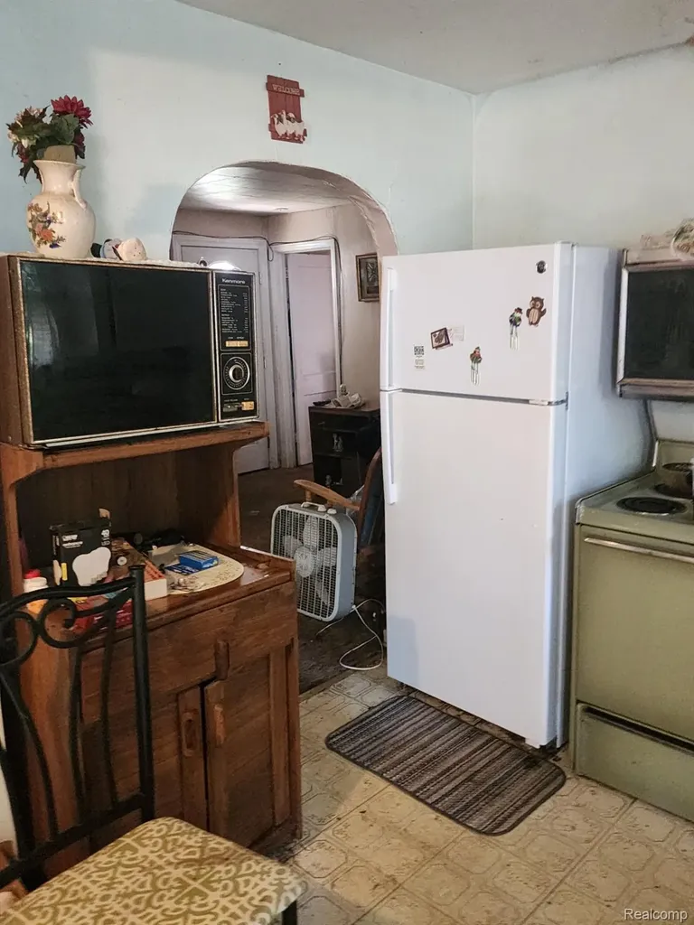 5736 Graves Street Waterford Charter Township MI 48327