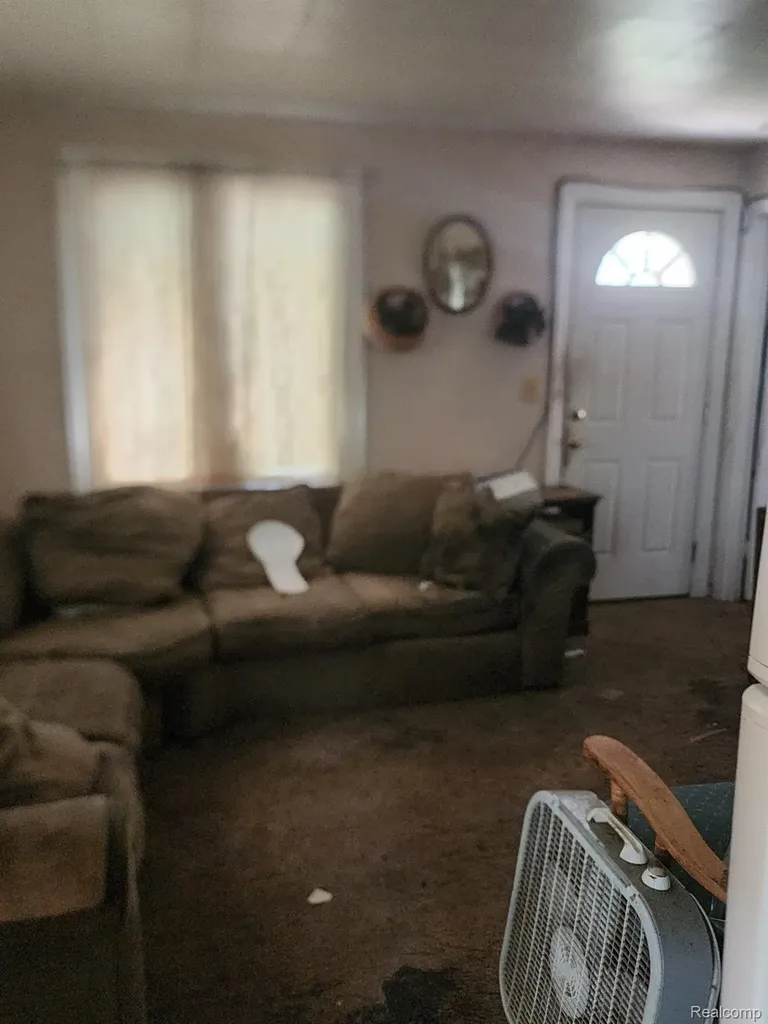 5736 Graves Street Waterford Charter Township MI 48327