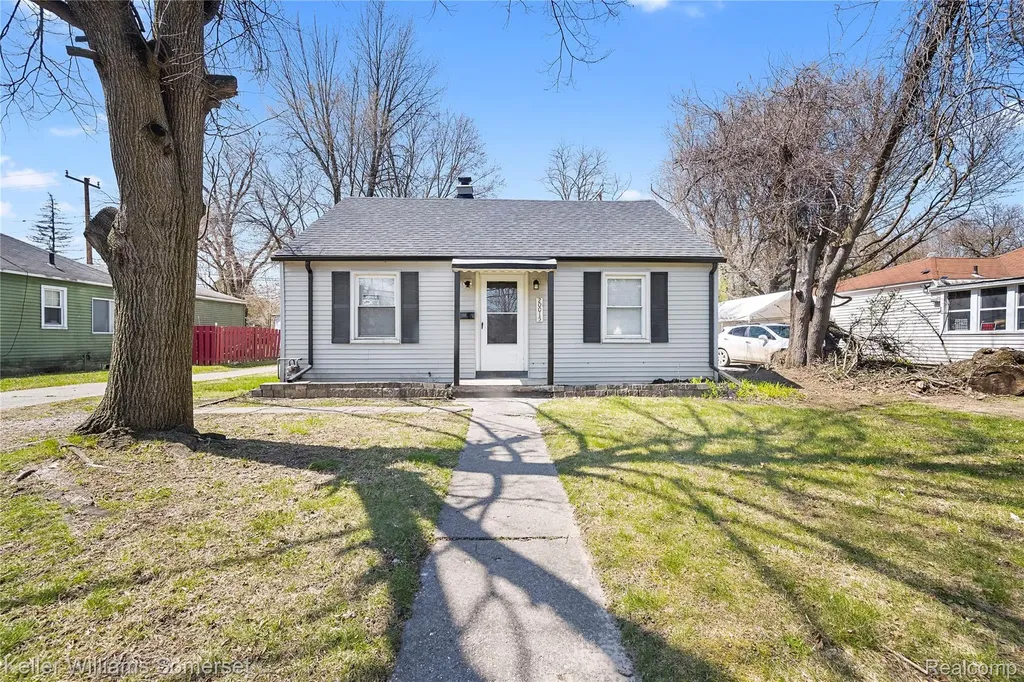 20015 Five Points Street Redford Charter Township MI 48240