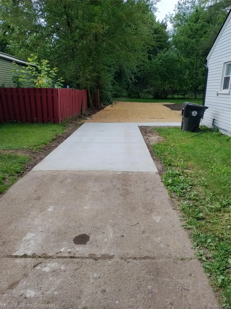20015 Five Points Street Redford Charter Township MI 48240