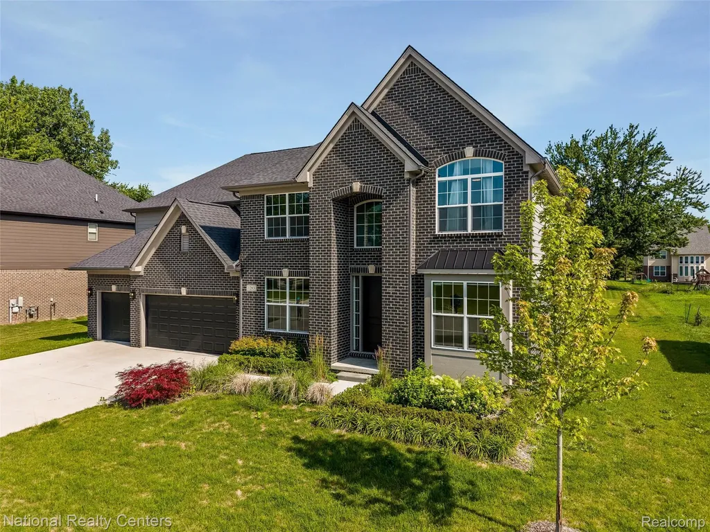 1283 Bloomingdale Drive Troy City MI 48085
