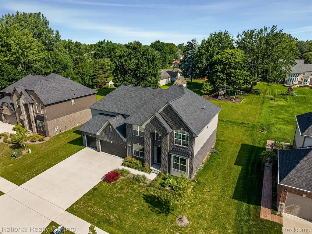 1283 Bloomingdale Drive Troy City MI 48085