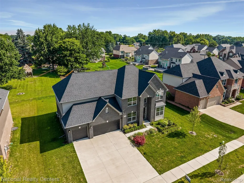 1283 Bloomingdale Drive Troy City MI 48085