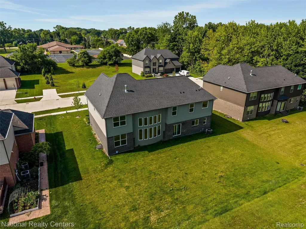 1283 Bloomingdale Drive Troy City MI 48085