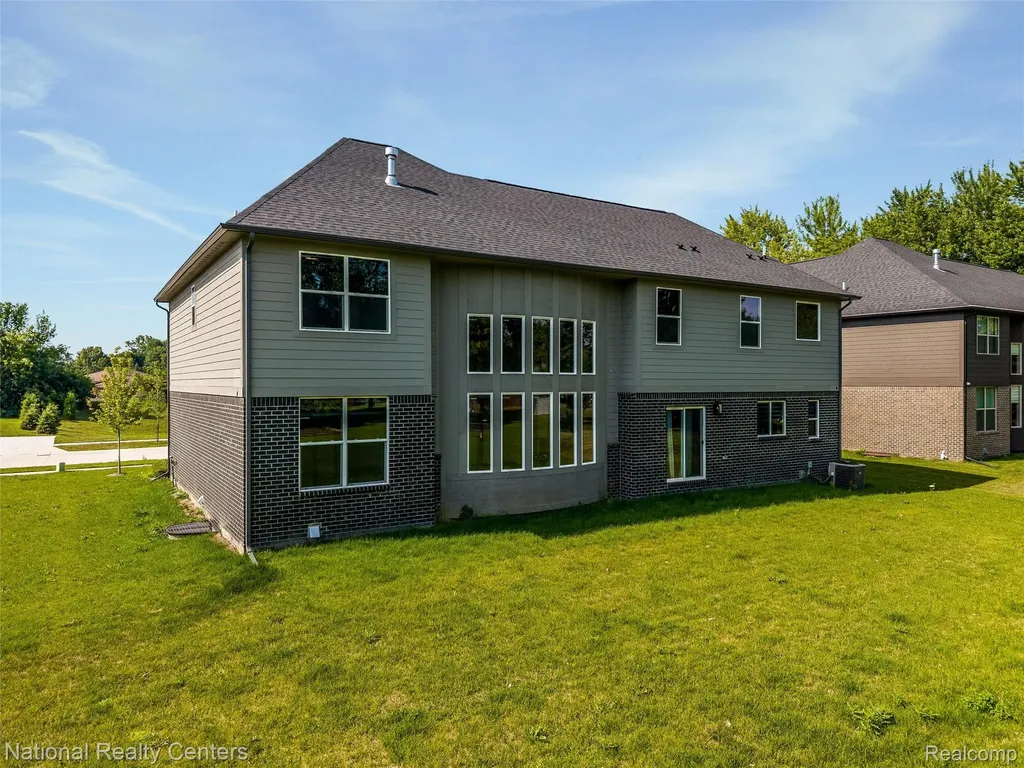 1283 Bloomingdale Drive Troy City MI 48085