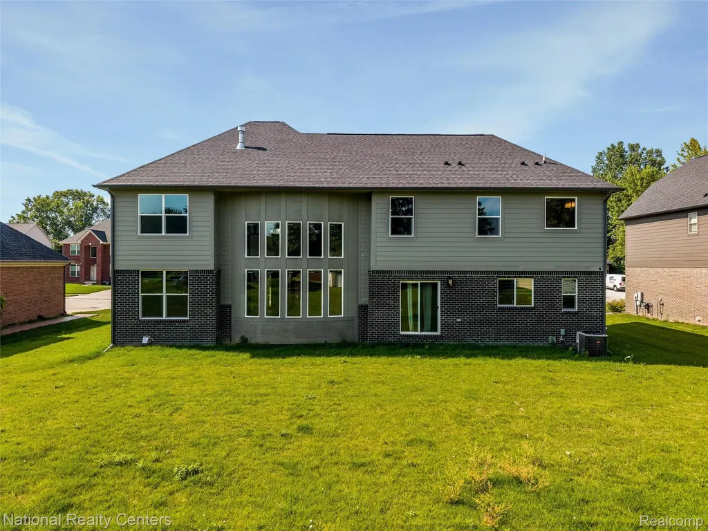 1283 Bloomingdale Drive Troy City MI 48085